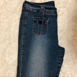 Almost Famous Cropped Jeans